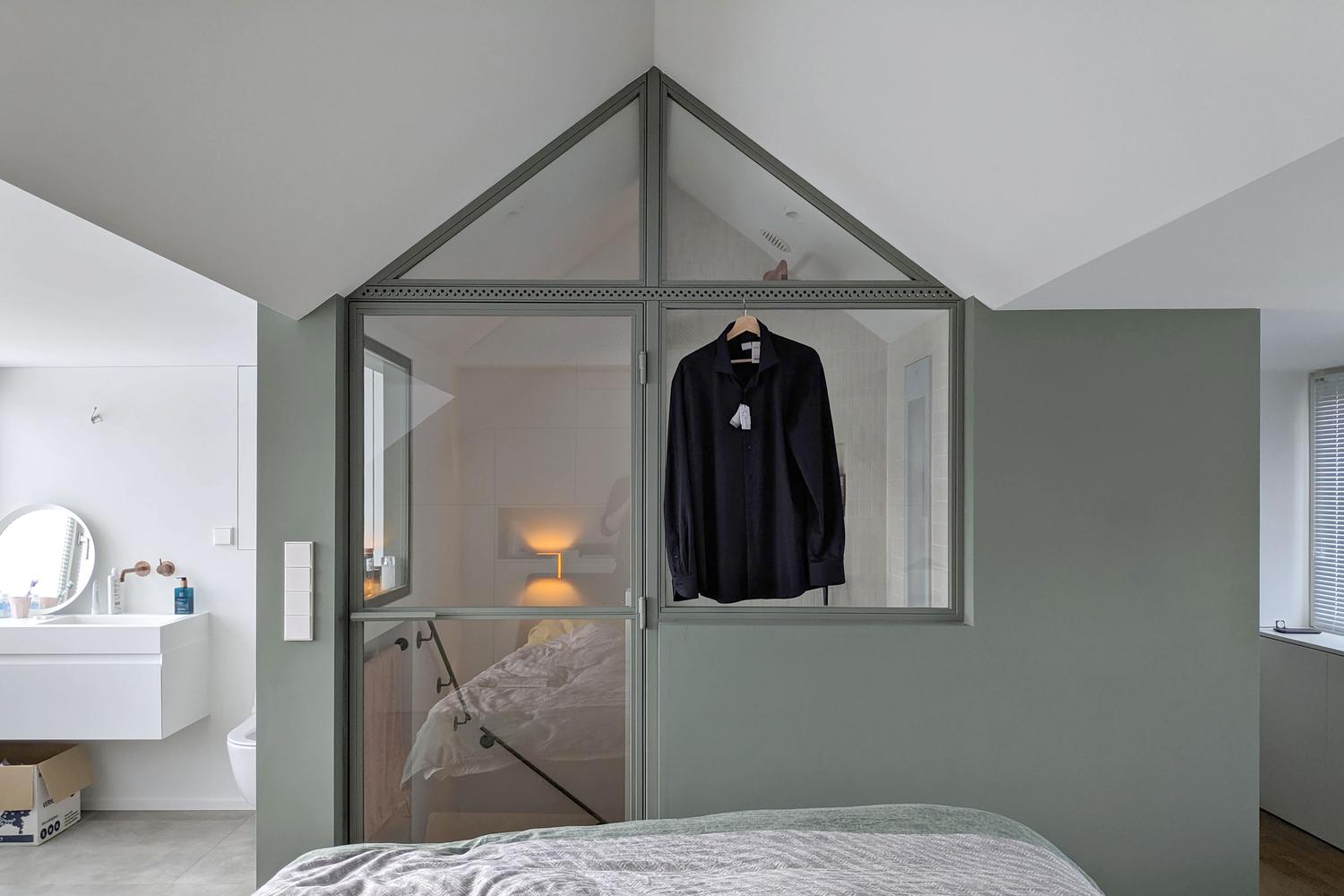 Colourful en-suite interior in Amstelveen